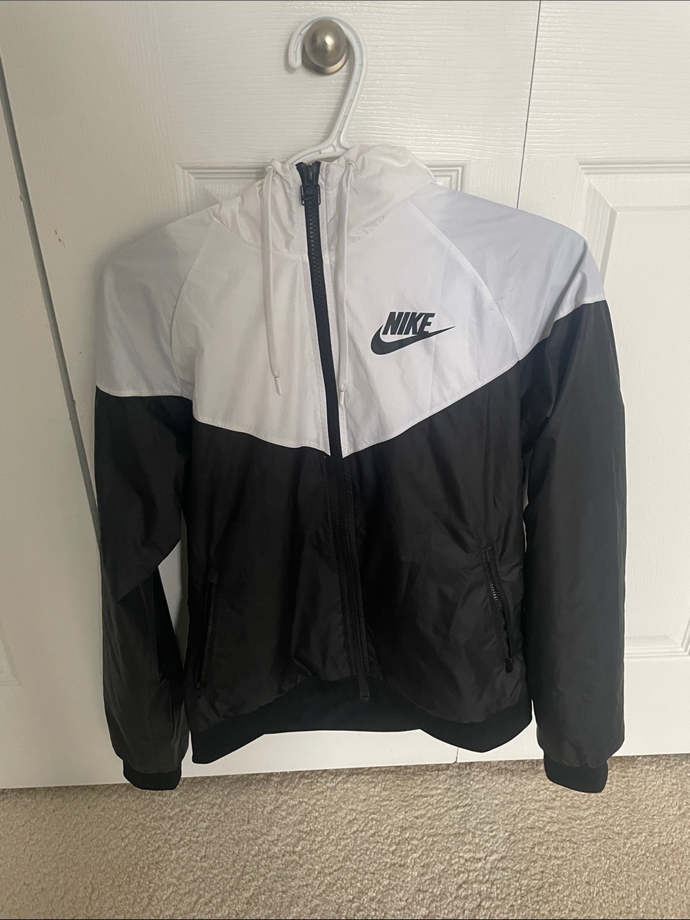 Nike White and Black Colorblock Hooded Unisex Windbreaker Jacket